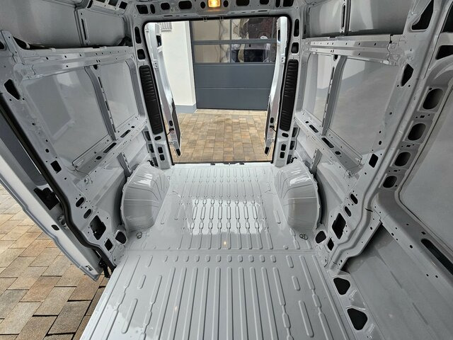 Van panel baru FIAT Ducato 35 140 L2H2 Klima Temp 260° Kamera PDC...: gambar 29 Van panel baru FIAT Ducato 35 140 L2H2 Klima Temp 260° Kamera PDC...: gambar 29