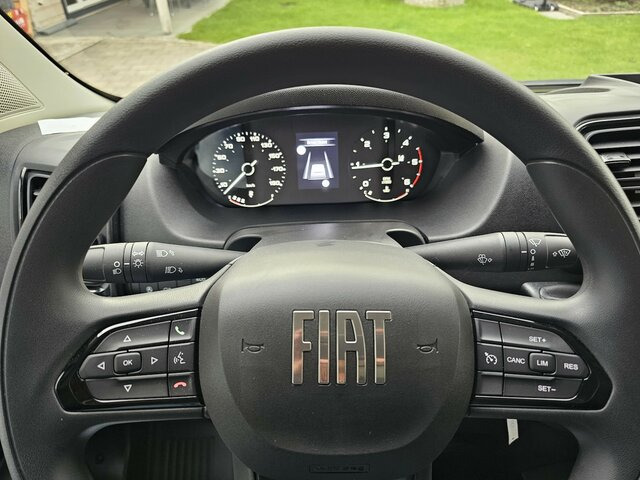 FIAT Ducato 35 MAXI 180 Koffer Kamera 7` TFT sofort - Van box: gambar 4 FIAT Ducato 35 MAXI 180 Koffer Kamera 7` TFT sofort - Van box: gambar 4