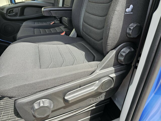 IVECO Daily 35S18HA8 3.0 Koffer Hi-Matic AHK Tacho... - Van box: gambar 3 IVECO Daily 35S18HA8 3.0 Koffer Hi-Matic AHK Tacho... - Van box: gambar 3