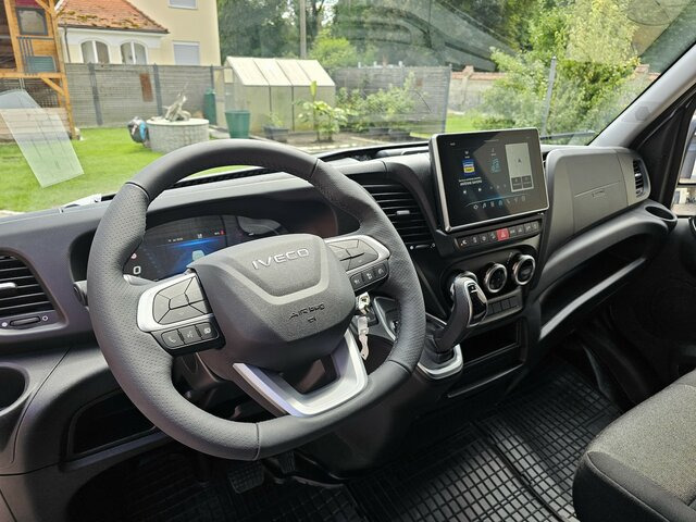 IVECO Daily 35S18HA8V DOKA Snoeks Mixto Hi-Matic 16m³ - Van panel, Van kombi: gambar 4 IVECO Daily 35S18HA8V DOKA Snoeks Mixto Hi-Matic 16m³ - Van panel, Van kombi: gambar 4