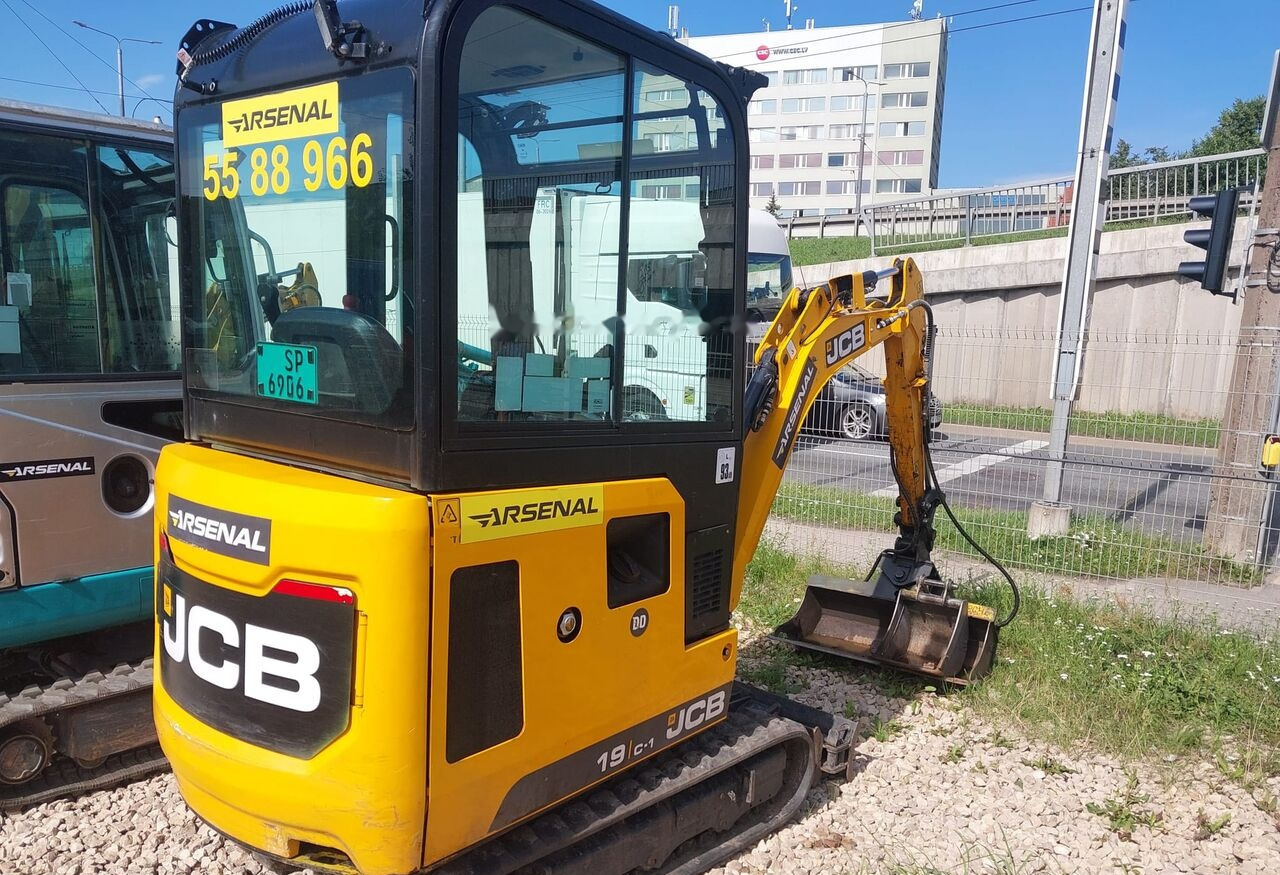 JCB 19 C! - Ekskavator mini: gambar 1 JCB 19 C! - Ekskavator mini: gambar 1