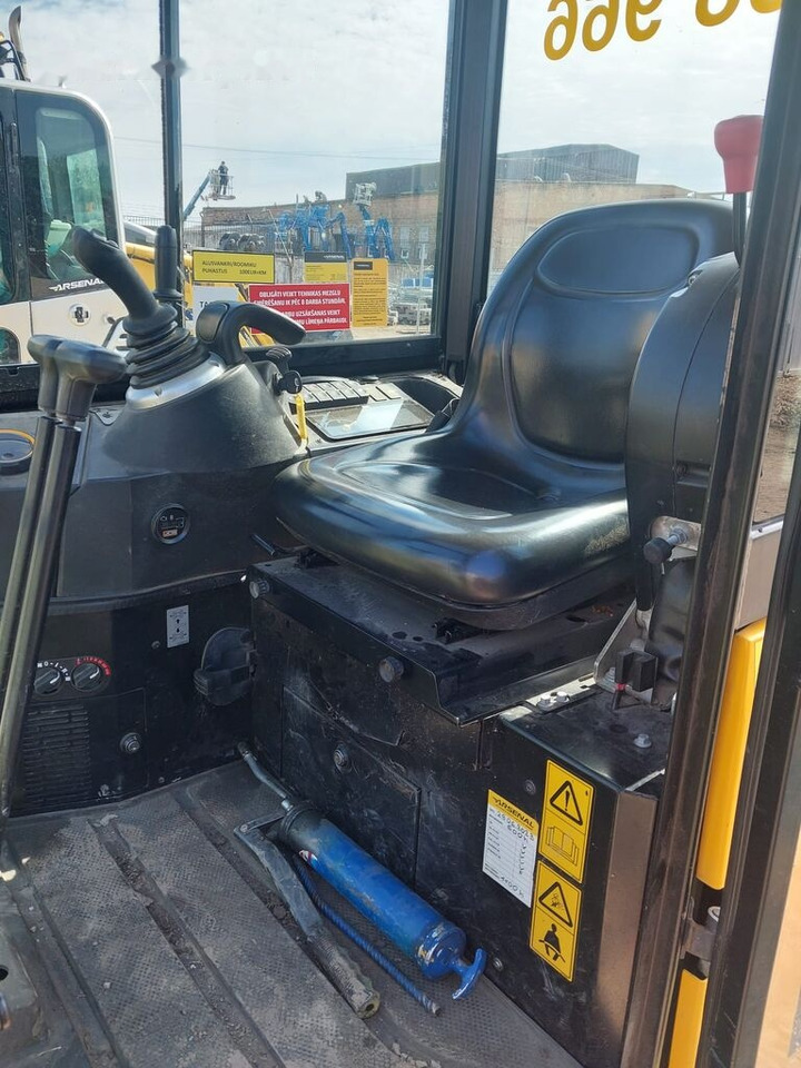 JCB 19 C! - Ekskavator mini: gambar 4 JCB 19 C! - Ekskavator mini: gambar 4