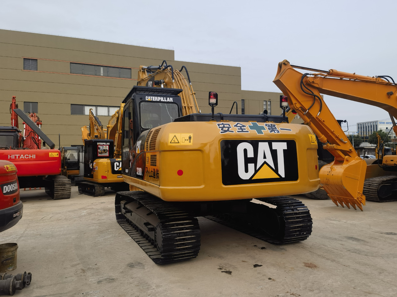 CAT 320DL Excavator - Ekskavator perayap: gambar 5 CAT 320DL Excavator - Ekskavator perayap: gambar 5
