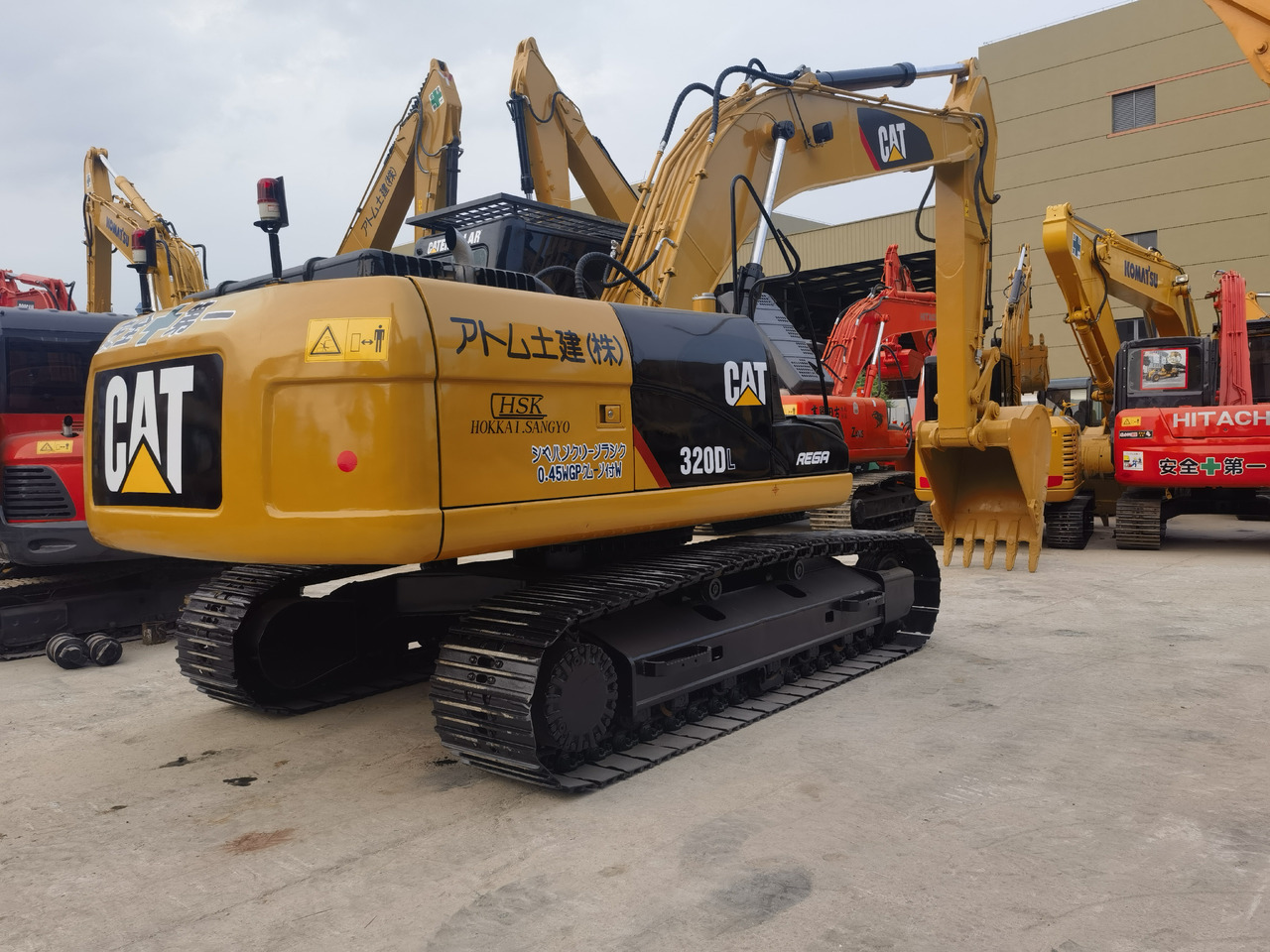 CAT 320DL Excavator - Ekskavator perayap: gambar 1 CAT 320DL Excavator - Ekskavator perayap: gambar 1