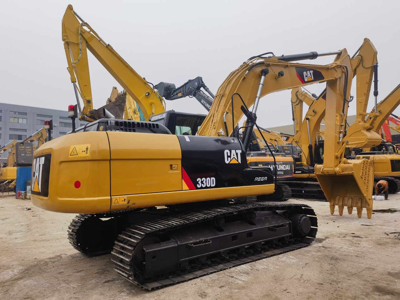 CAT 330D Excavator - Ekskavator perayap: gambar 4 CAT 330D Excavator - Ekskavator perayap: gambar 4