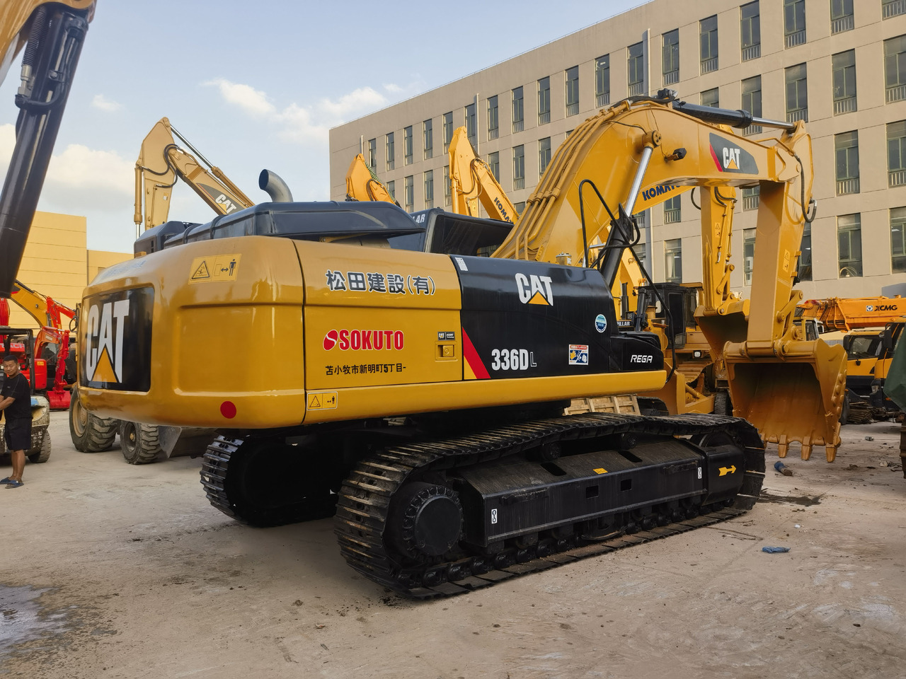 CAT 336DL Excavator - Ekskavator perayap: gambar 1 CAT 336DL Excavator - Ekskavator perayap: gambar 1