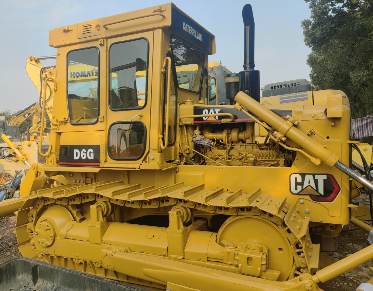 CAT D6G Bulldozer - Bulldozer: gambar 1 CAT D6G Bulldozer - Bulldozer: gambar 1