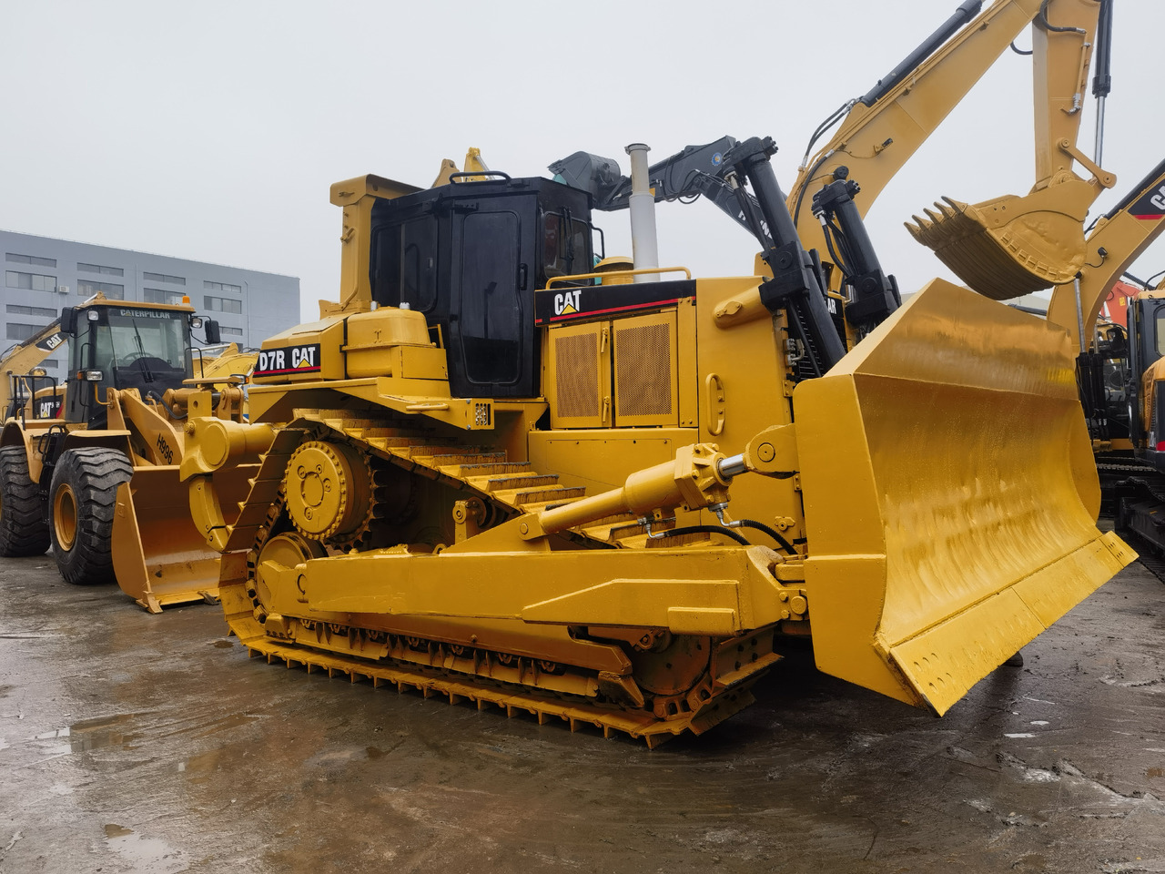 CAT D7R Bulldozer - Bulldozer: gambar 2 CAT D7R Bulldozer - Bulldozer: gambar 2