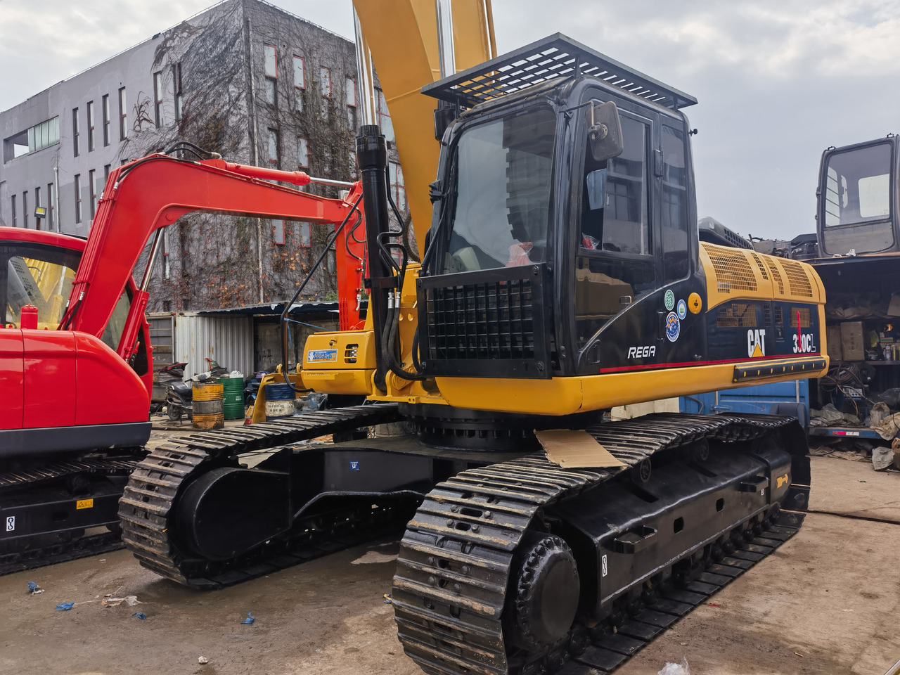 CATERPILLAR 330 CL - Ekskavator perayap: gambar 3 CATERPILLAR 330 CL - Ekskavator perayap: gambar 3