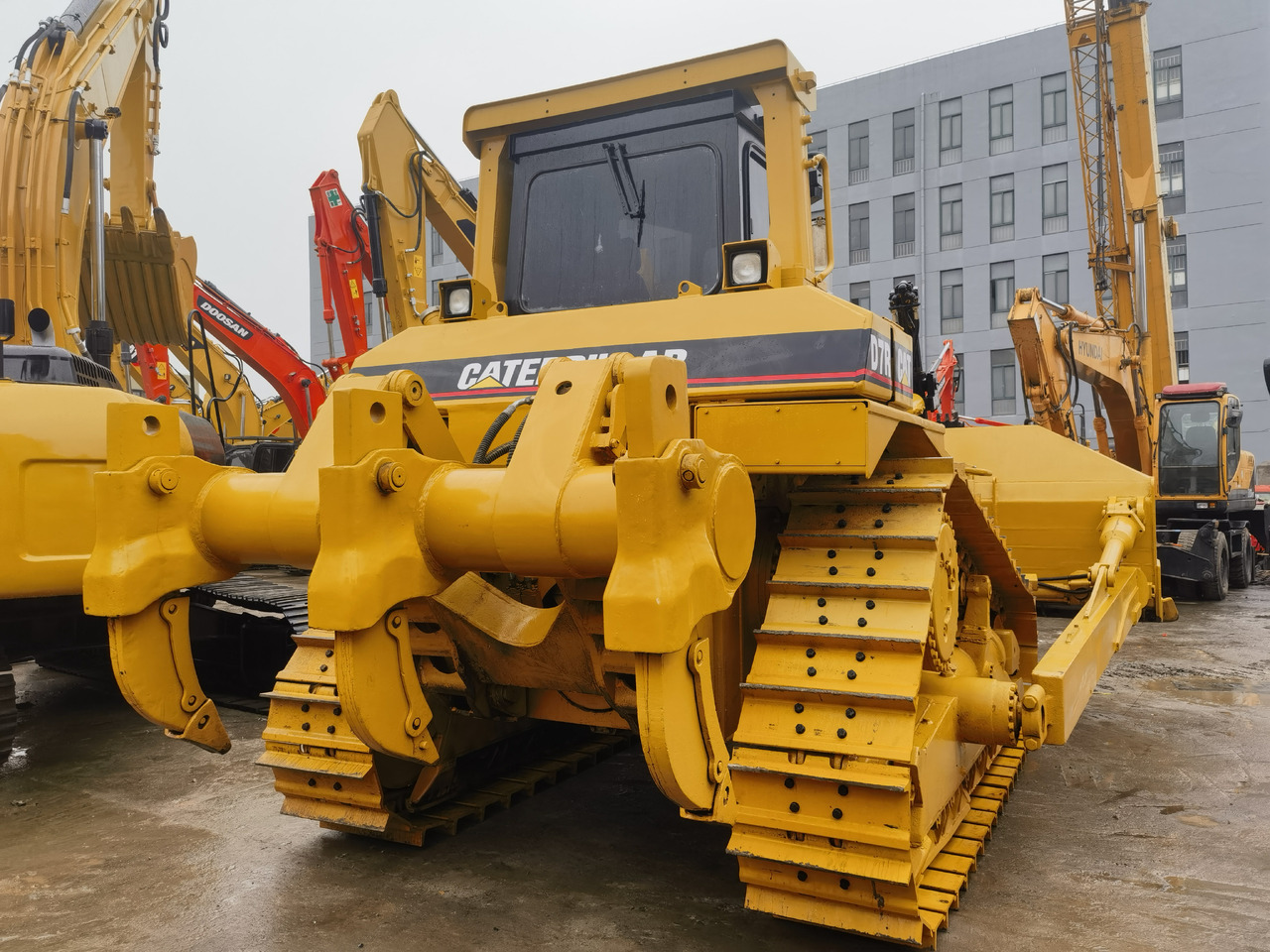 Caterpillar D7R Bulldozer - Bulldozer: gambar 4 Caterpillar D7R Bulldozer - Bulldozer: gambar 4