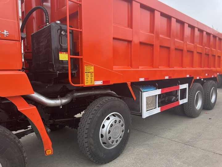 Chinese New or Used Dumper Tipper Dump Truck Used Shacman F3000 8X4 Dump Truck for Sale - Truk jungkit: gambar 4 Chinese New or Used Dumper Tipper Dump Truck Used Shacman F3000 8X4 Dump Truck for Sale - Truk jungkit: gambar 4