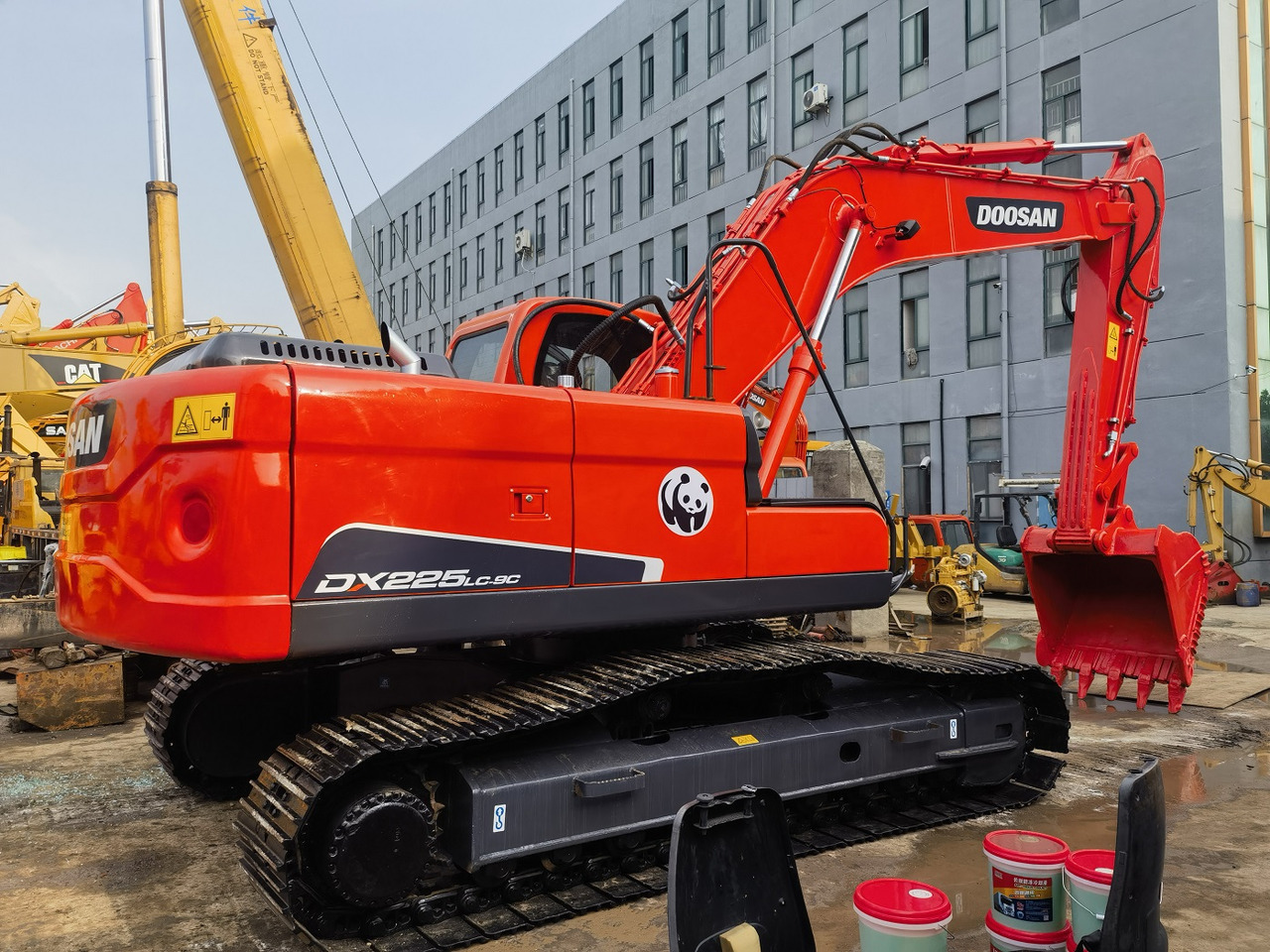 DOOSAN Doosan DX225LC Crawler excavator - Ekskavator perayap: gambar 4 DOOSAN Doosan DX225LC Crawler excavator - Ekskavator perayap: gambar 4