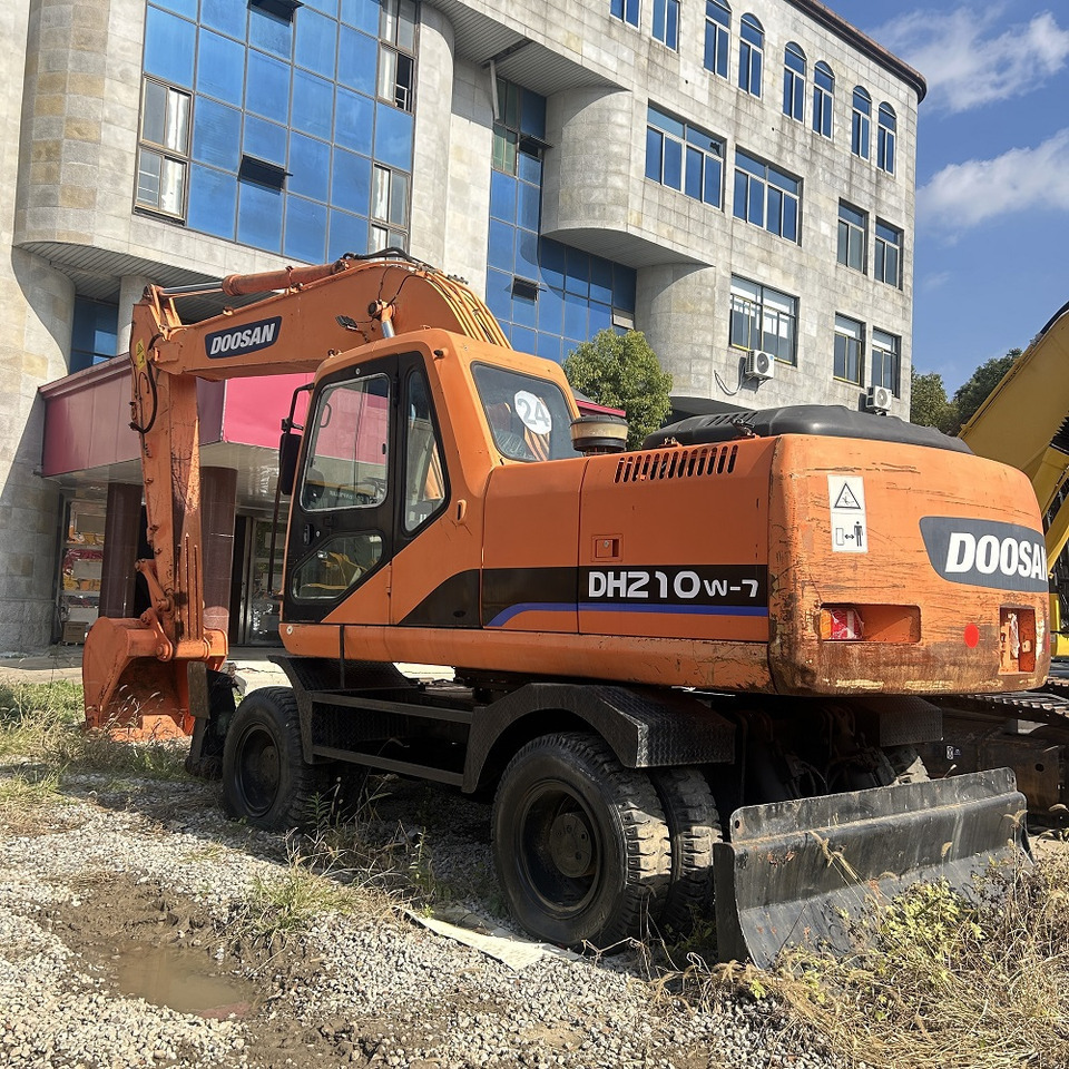 Doosan DH210w-7 wheel excavator - Ekskavator roda: gambar 5 Doosan DH210w-7 wheel excavator - Ekskavator roda: gambar 5