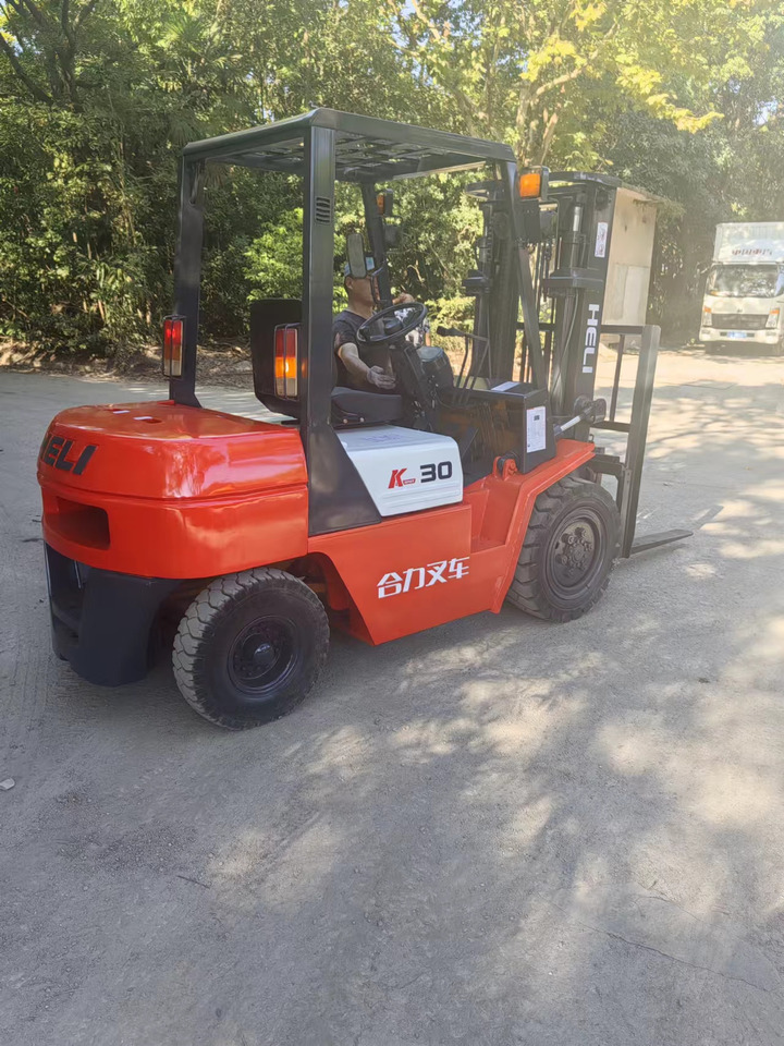 HELI CPCD 30 forklift - Forklift diesel: gambar 4 HELI CPCD 30 forklift - Forklift diesel: gambar 4
