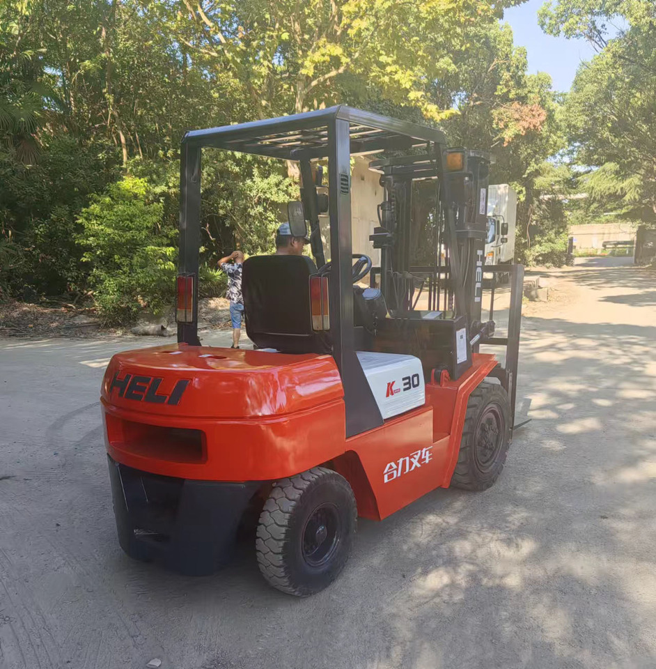 HELI CPCD 30 forklift - Forklift diesel: gambar 2 HELI CPCD 30 forklift - Forklift diesel: gambar 2