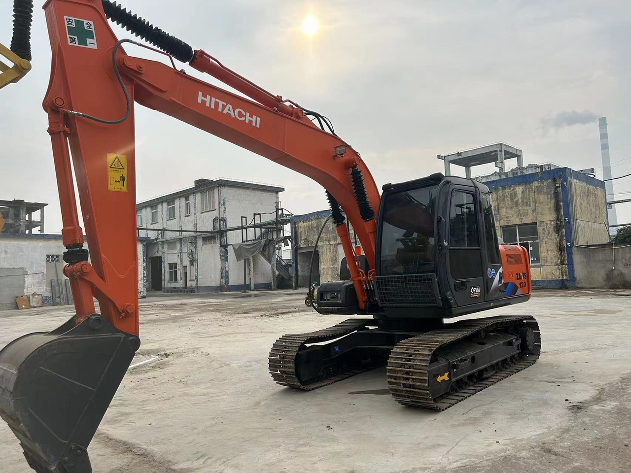 Hitachi ZX120-6 Excavator - Ekskavator perayap: gambar 5 Hitachi ZX120-6 Excavator - Ekskavator perayap: gambar 5