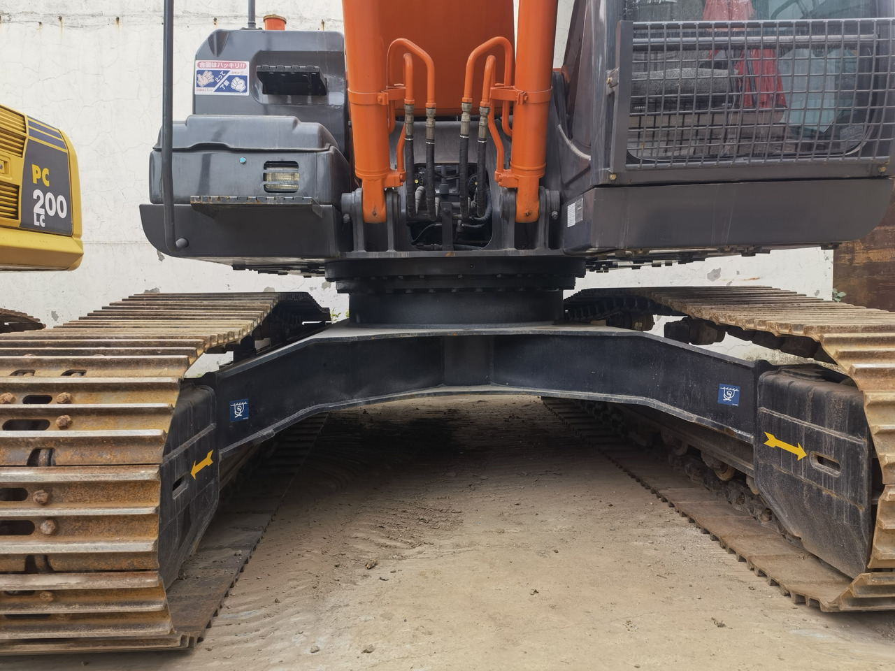 Ekskavator perayap Hitachi ZX200-3 excavator: gambar 6