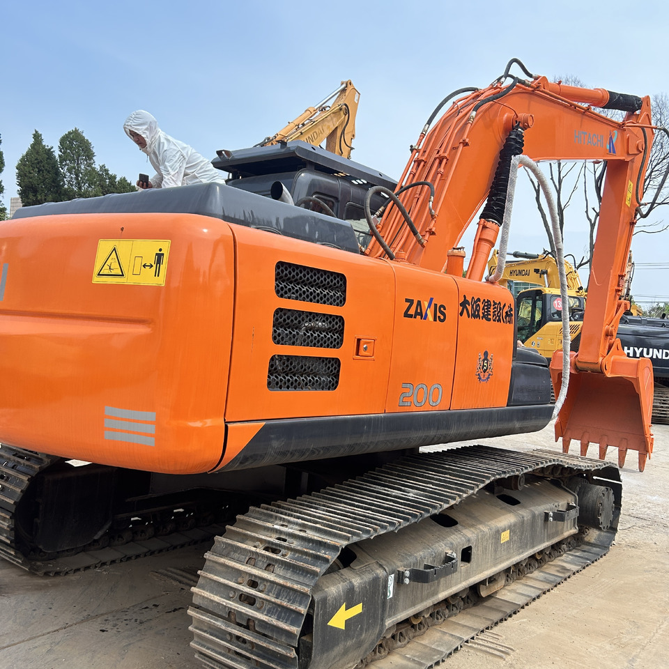 Hitachi ZX200 Excavator - Ekskavator perayap: gambar 3 Hitachi ZX200 Excavator - Ekskavator perayap: gambar 3