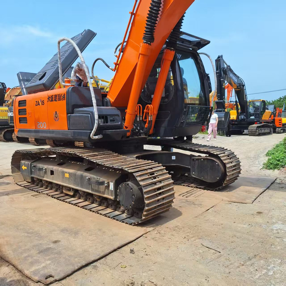 Hitachi ZX200G Excavator - Ekskavator perayap: gambar 1 Hitachi ZX200G Excavator - Ekskavator perayap: gambar 1