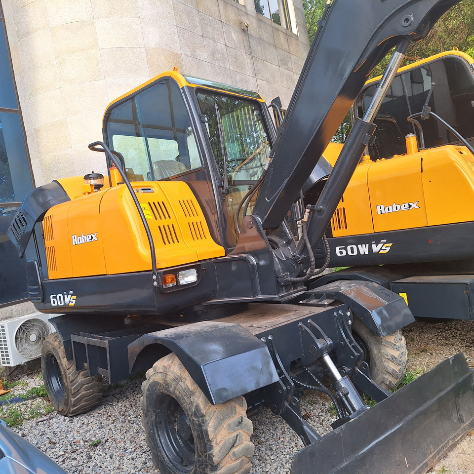 Hyundai 60vs excavator - Ekskavator roda: gambar 3 Hyundai 60vs excavator - Ekskavator roda: gambar 3