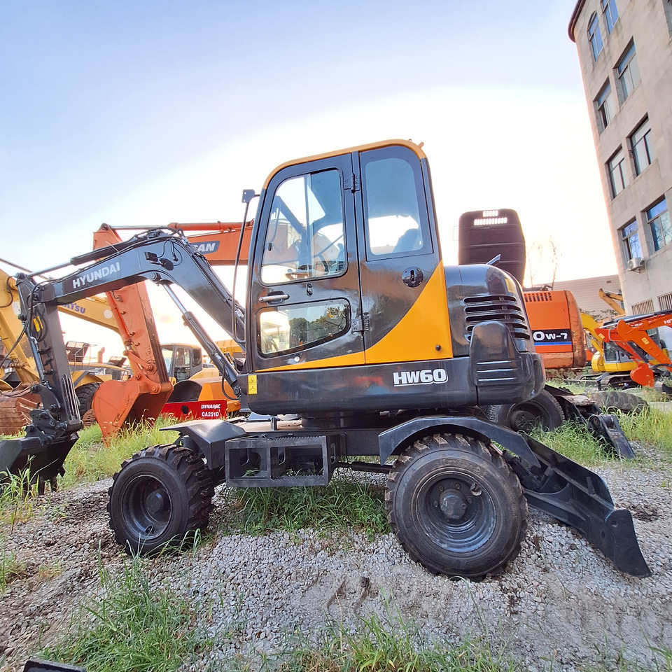 Hyundai HW60 excavator - Ekskavator roda: gambar 2 Hyundai HW60 excavator - Ekskavator roda: gambar 2