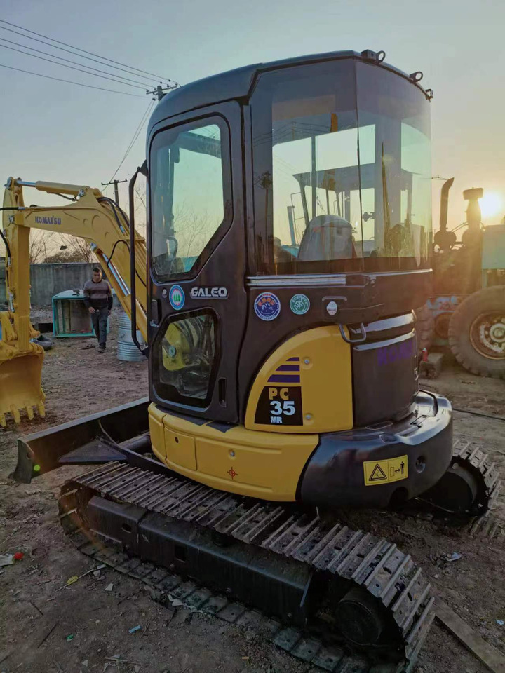 KOMATSU PC35 Excavator - Ekskavator perayap: gambar 3 KOMATSU PC35 Excavator - Ekskavator perayap: gambar 3