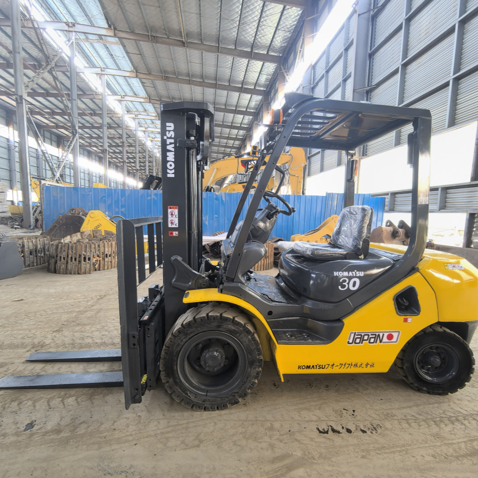 Komatsu FD30 Forklift - Forklift diesel: gambar 4 Komatsu FD30 Forklift - Forklift diesel: gambar 4