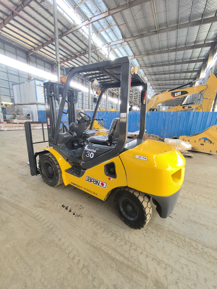 Komatsu FD30 Forklift - Forklift diesel: gambar 4 Komatsu FD30 Forklift - Forklift diesel: gambar 4