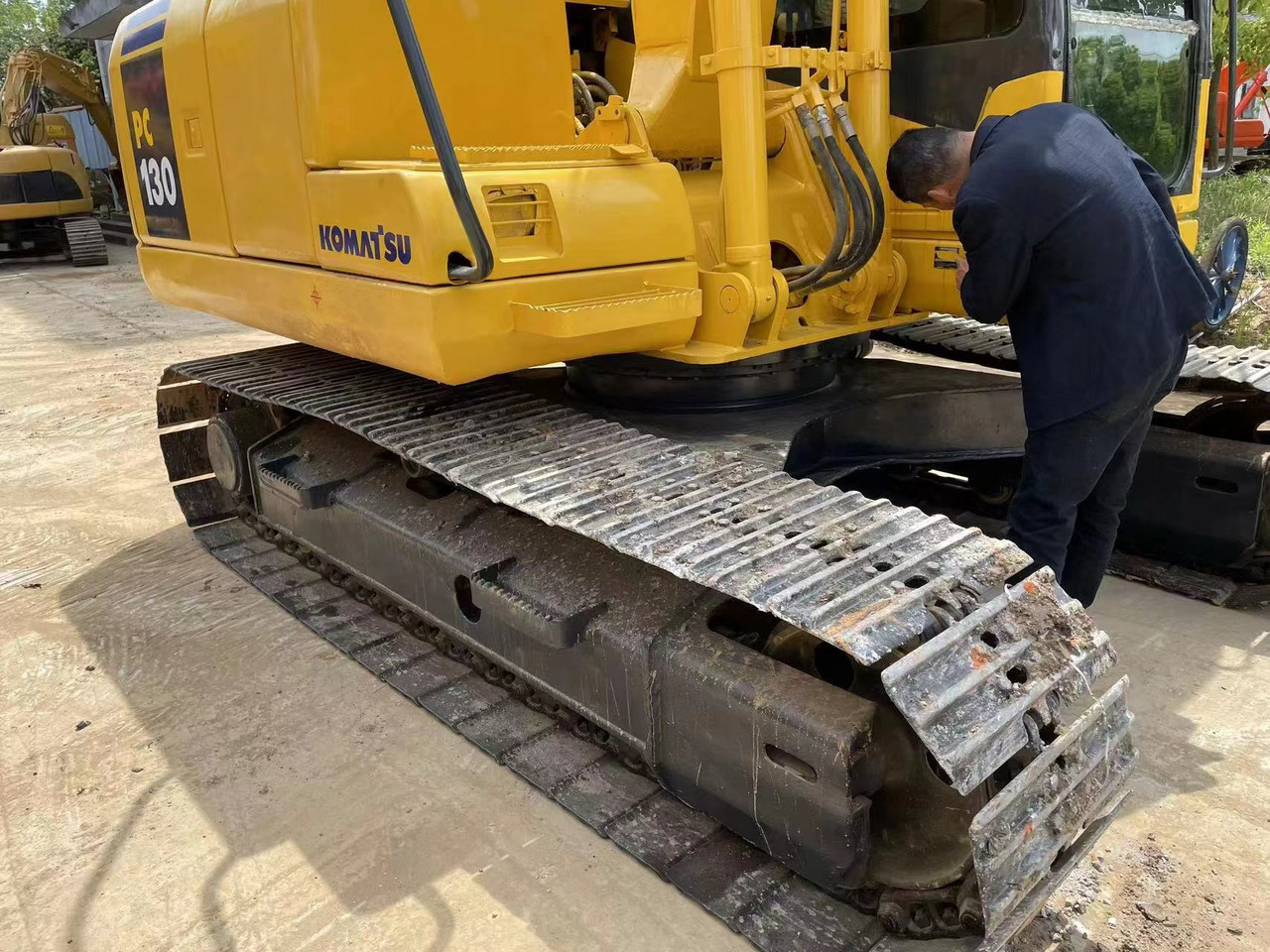 Komatsu PC130 Excavator - Ekskavator perayap: gambar 3 Komatsu PC130 Excavator - Ekskavator perayap: gambar 3