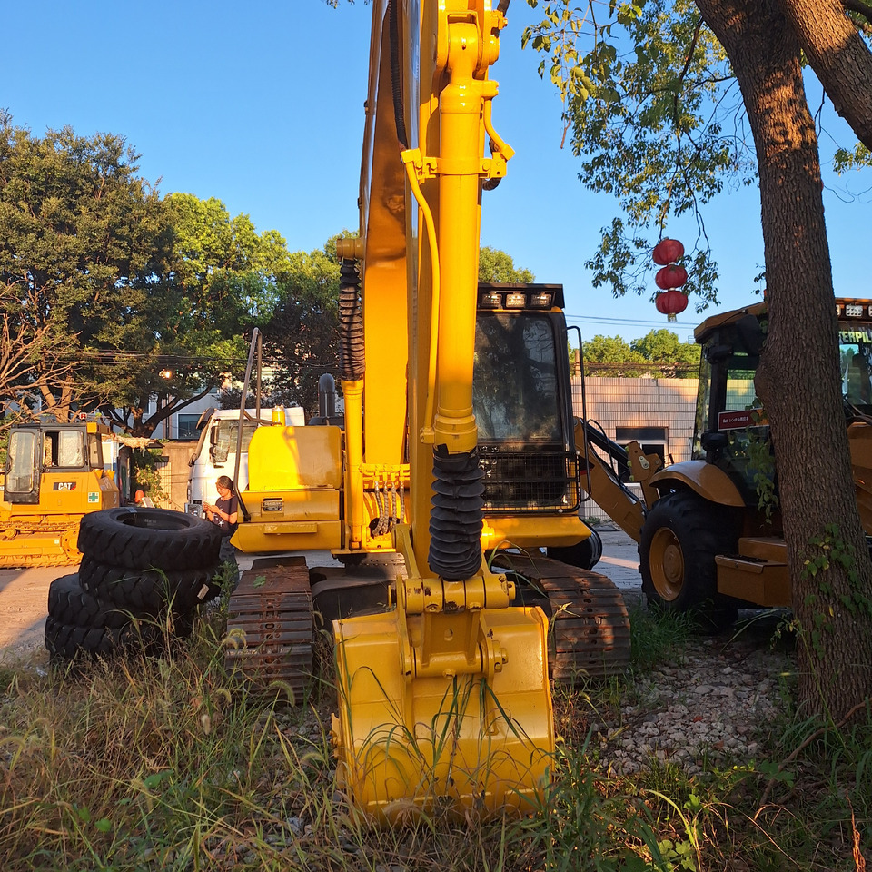 Komatsu PC130 Excavator - Ekskavator perayap: gambar 5 Komatsu PC130 Excavator - Ekskavator perayap: gambar 5