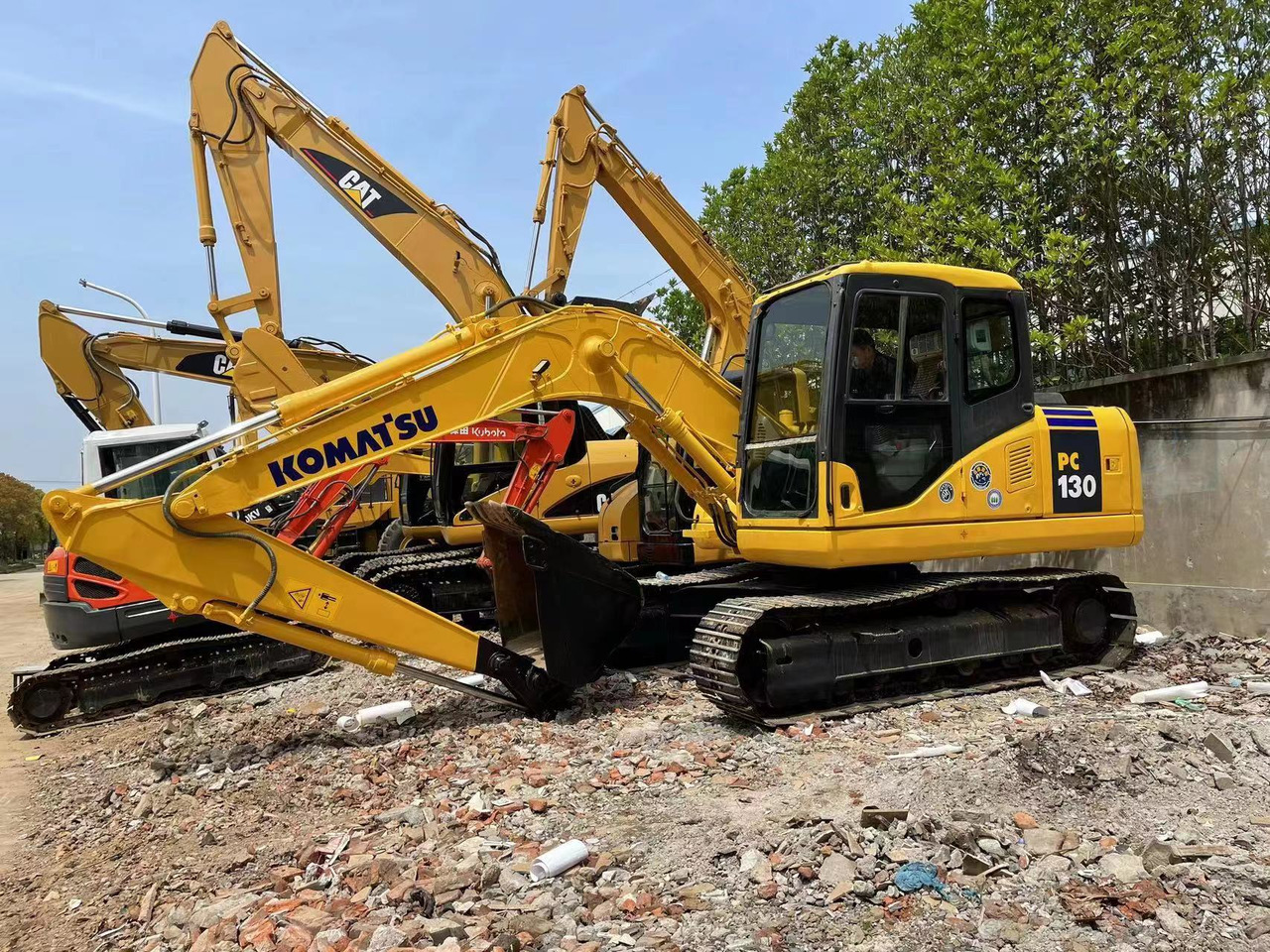 Komatsu PC130 Excavator - Ekskavator perayap: gambar 3 Komatsu PC130 Excavator - Ekskavator perayap: gambar 3