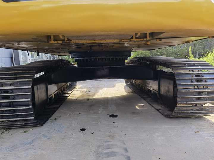 Original japanese second hand Caterpillar 330D Hydraulic Crawler digger excavator CAT 330D used excavators in stock - Ekskavator perayap: gambar 3 Original japanese second hand Caterpillar 330D Hydraulic Crawler digger excavator CAT 330D used excavators in stock - Ekskavator perayap: gambar 3
