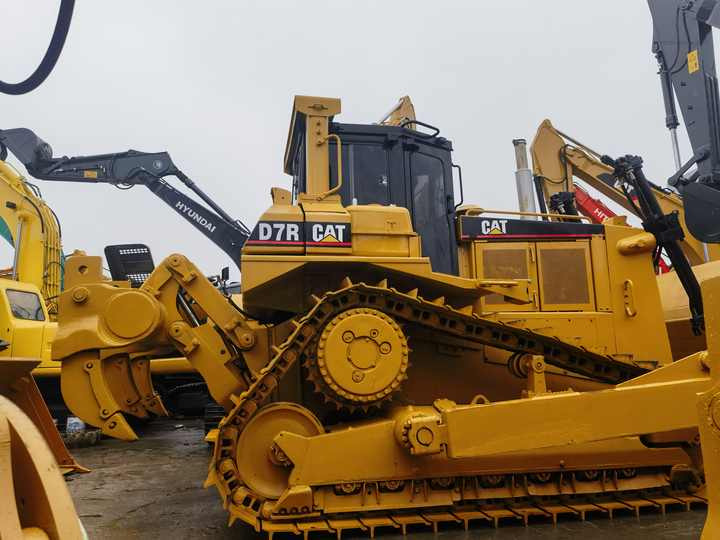 Second Hand CAT D8R Dozer Caterpillar Used D7R D8R tractor bulldozer with good engine for sale - Bulldozer: gambar 3 Second Hand CAT D8R Dozer Caterpillar Used D7R D8R tractor bulldozer with good engine for sale - Bulldozer: gambar 3