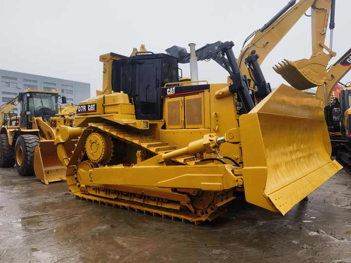 Second hand Cat D7R Dozer used D7 Dozers Cat Bulldozer Good Price for Sale in shanghai yard - Bulldozer: gambar 4 Second hand Cat D7R Dozer used D7 Dozers Cat Bulldozer Good Price for Sale in shanghai yard - Bulldozer: gambar 4