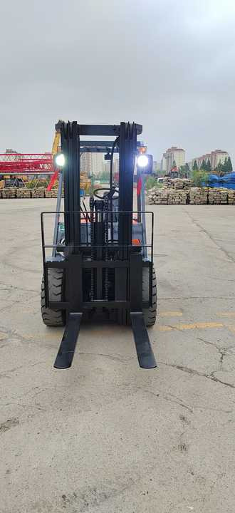 Second hand Toyota forklift FD30 used Toyota forklift FD30 FD50 FD70 TCM Komatsu forklift for sale - Forklift diesel: gambar 4 Second hand Toyota forklift FD30 used Toyota forklift FD30 FD50 FD70 TCM Komatsu forklift for sale - Forklift diesel: gambar 4