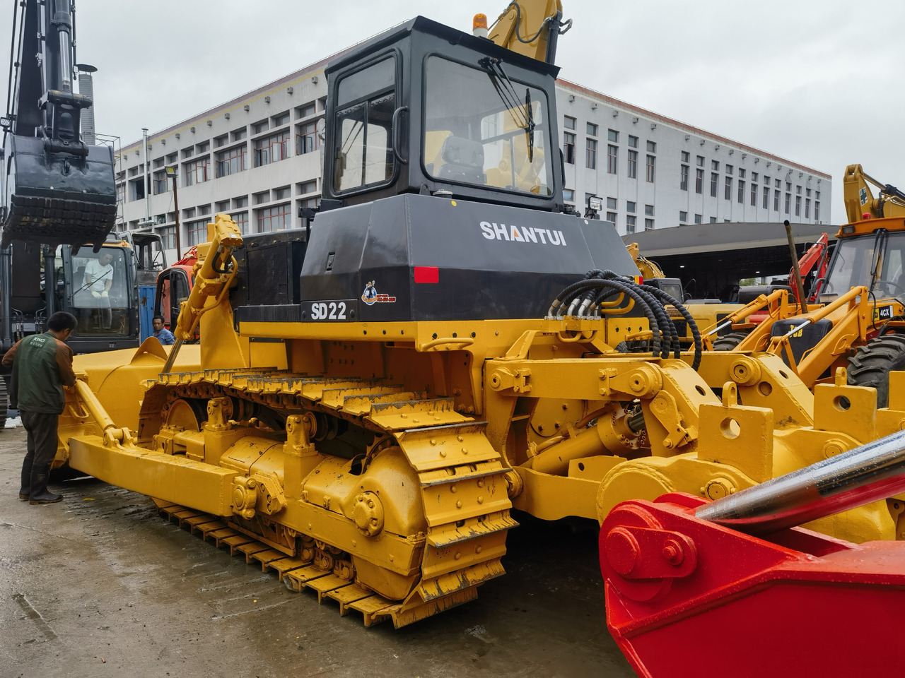 Shantui SD22 bulldozer - Bulldozer: gambar 4 Shantui SD22 bulldozer - Bulldozer: gambar 4