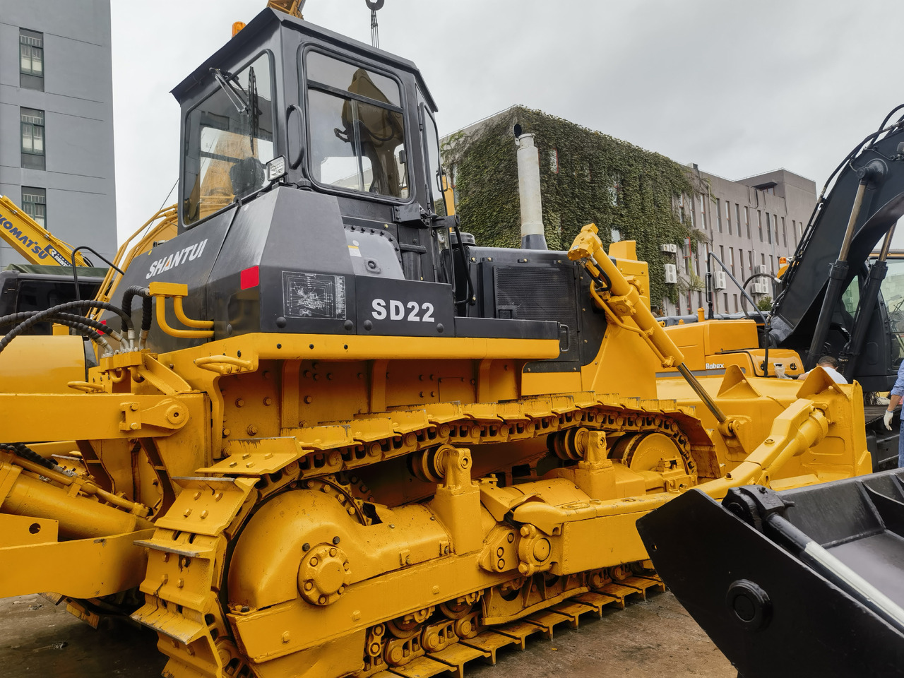 Shantui SD22 bulldozer - Bulldozer: gambar 2 Shantui SD22 bulldozer - Bulldozer: gambar 2