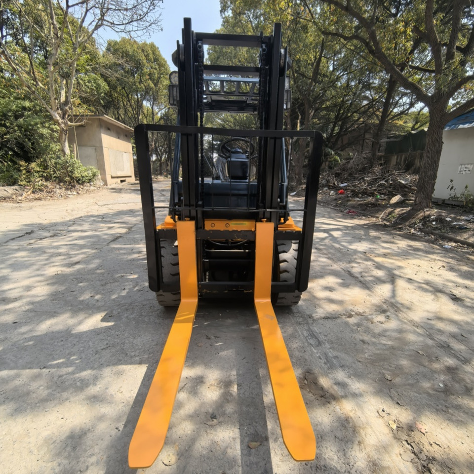 Toyota FD30 Forklift - Forklift diesel: gambar 4 Toyota FD30 Forklift - Forklift diesel: gambar 4