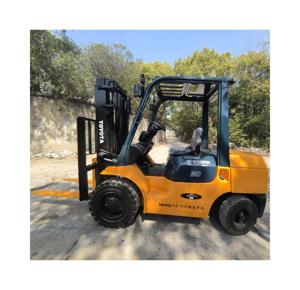 Toyota FD30 Forklift - Forklift diesel: gambar 1 Toyota FD30 Forklift - Forklift diesel: gambar 1