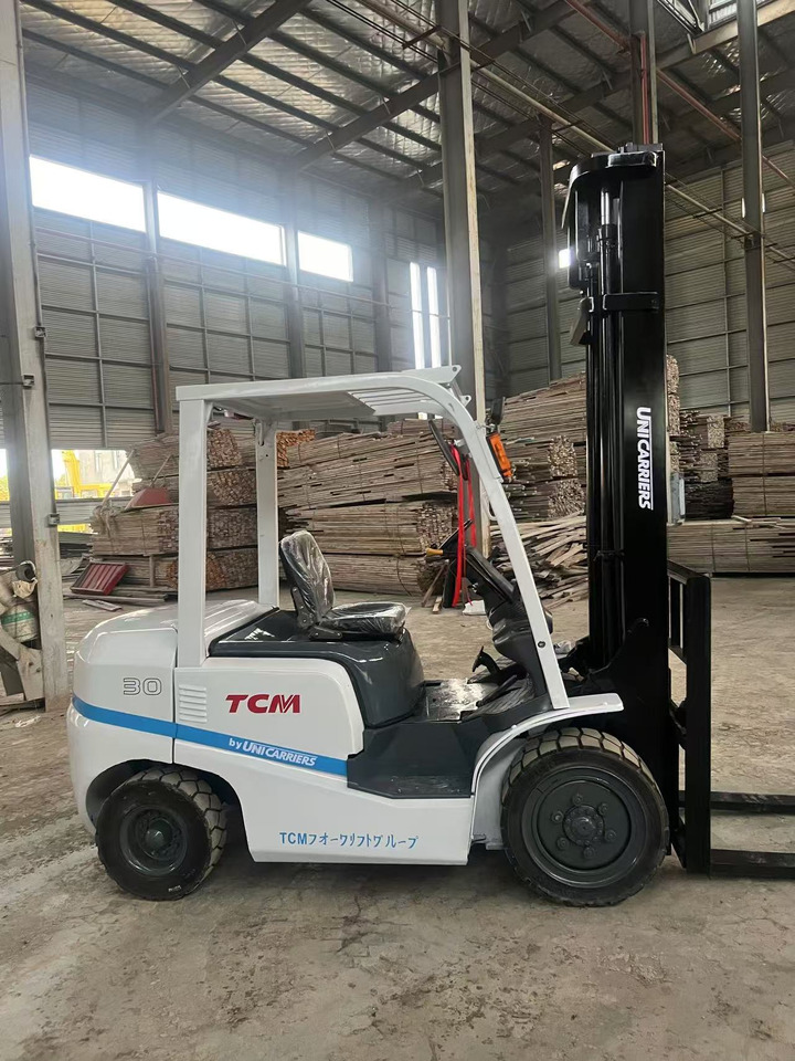 Used TCM FD30 forklift - Forklift diesel: gambar 5 Used TCM FD30 forklift - Forklift diesel: gambar 5