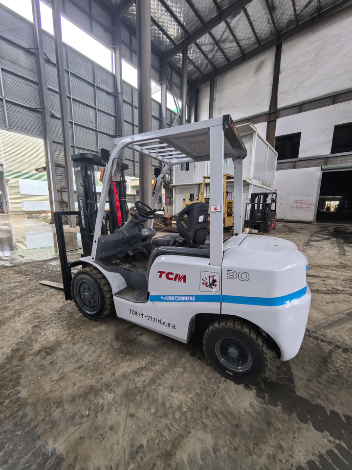 Used TCM FD30 forklift - Forklift diesel: gambar 2 Used TCM FD30 forklift - Forklift diesel: gambar 2