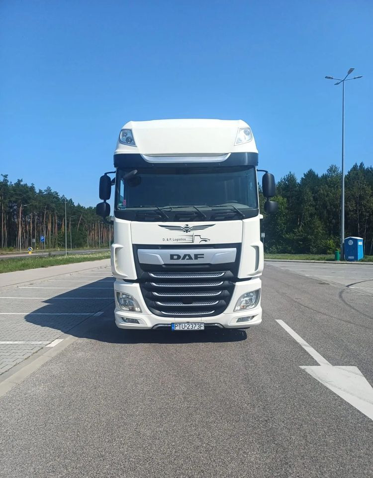DAF XF 480 SUPER SPACE CAB / ZESTAW TANDEM PRZEJAZDOWY 120 M3 / SSC / ACC /EURO 6 - Truk dengan terpal samping: gambar 4 DAF XF 480 SUPER SPACE CAB / ZESTAW TANDEM PRZEJAZDOWY 120 M3 / SSC / ACC /EURO 6 - Truk dengan terpal samping: gambar 4