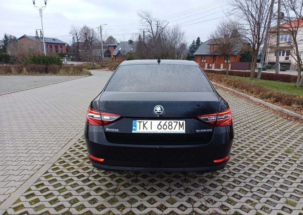 Skoda Superb 2.0 TDI Ambition - Mobil sedan: gambar 4 Skoda Superb 2.0 TDI Ambition - Mobil sedan: gambar 4