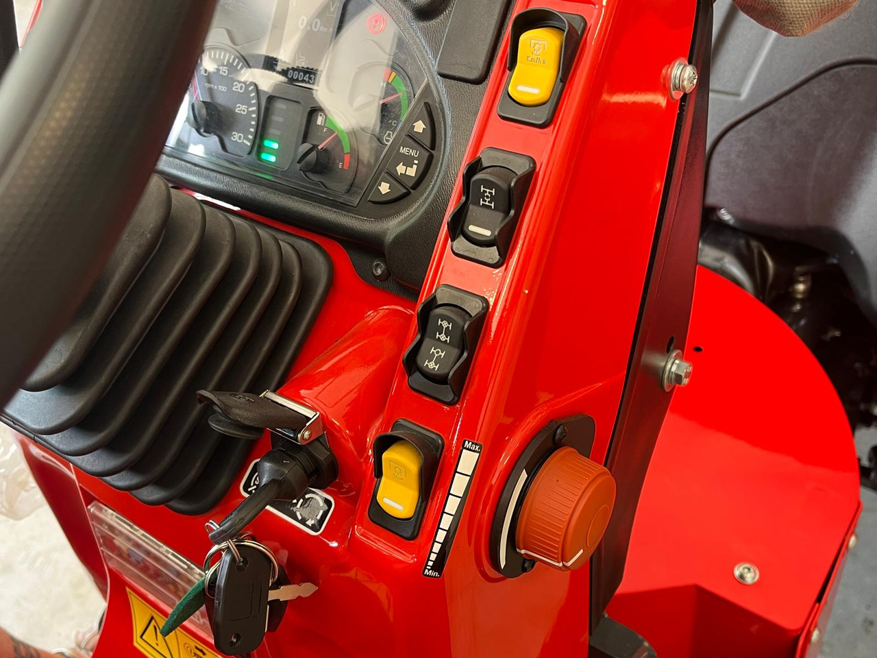 Traktor ANTONIO CARRARO INFINITY SR 7600: gambar 16