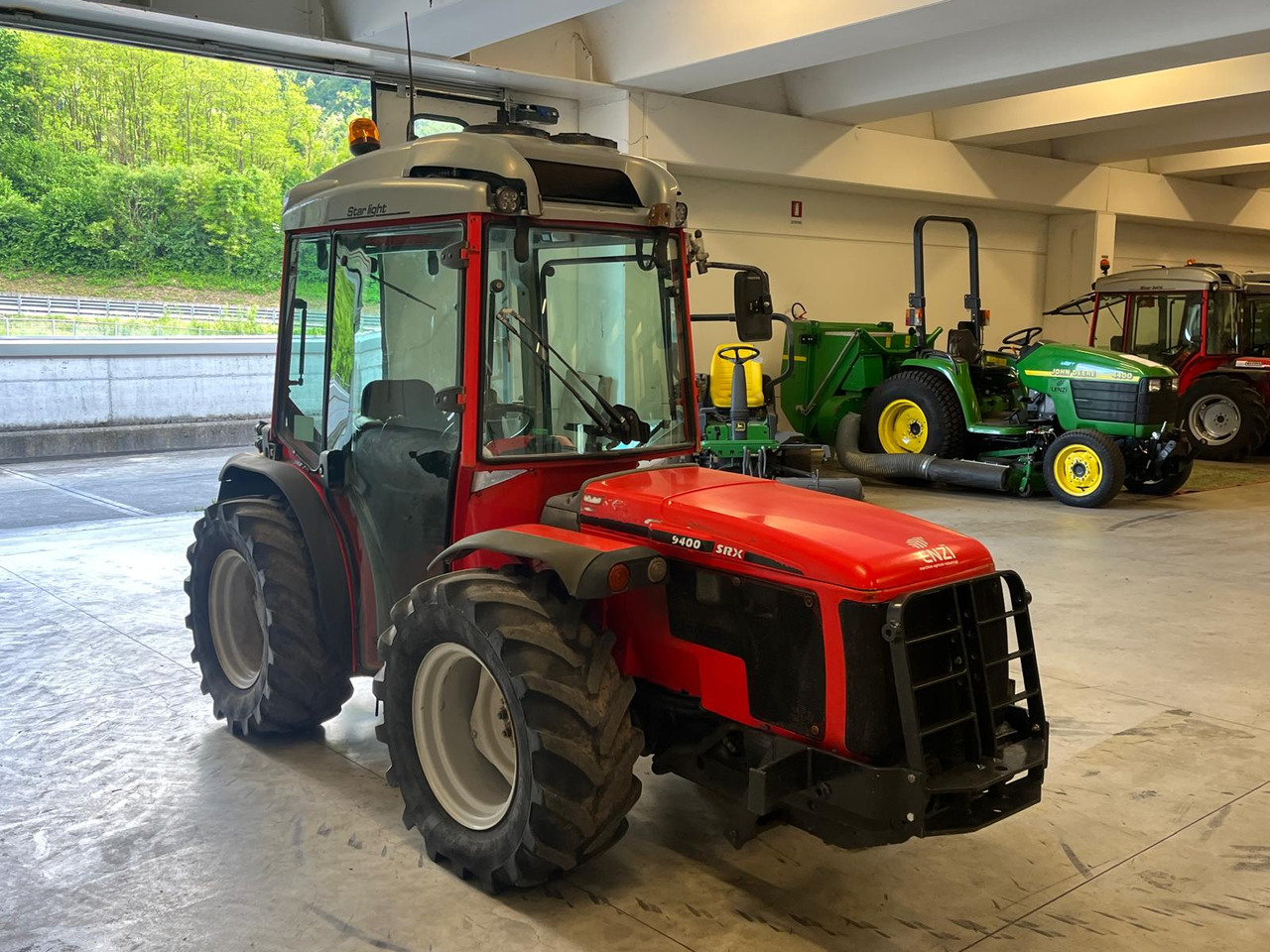 ANTONIO CARRARO SRX 9400 - Traktor: gambar 2 ANTONIO CARRARO SRX 9400 - Traktor: gambar 2