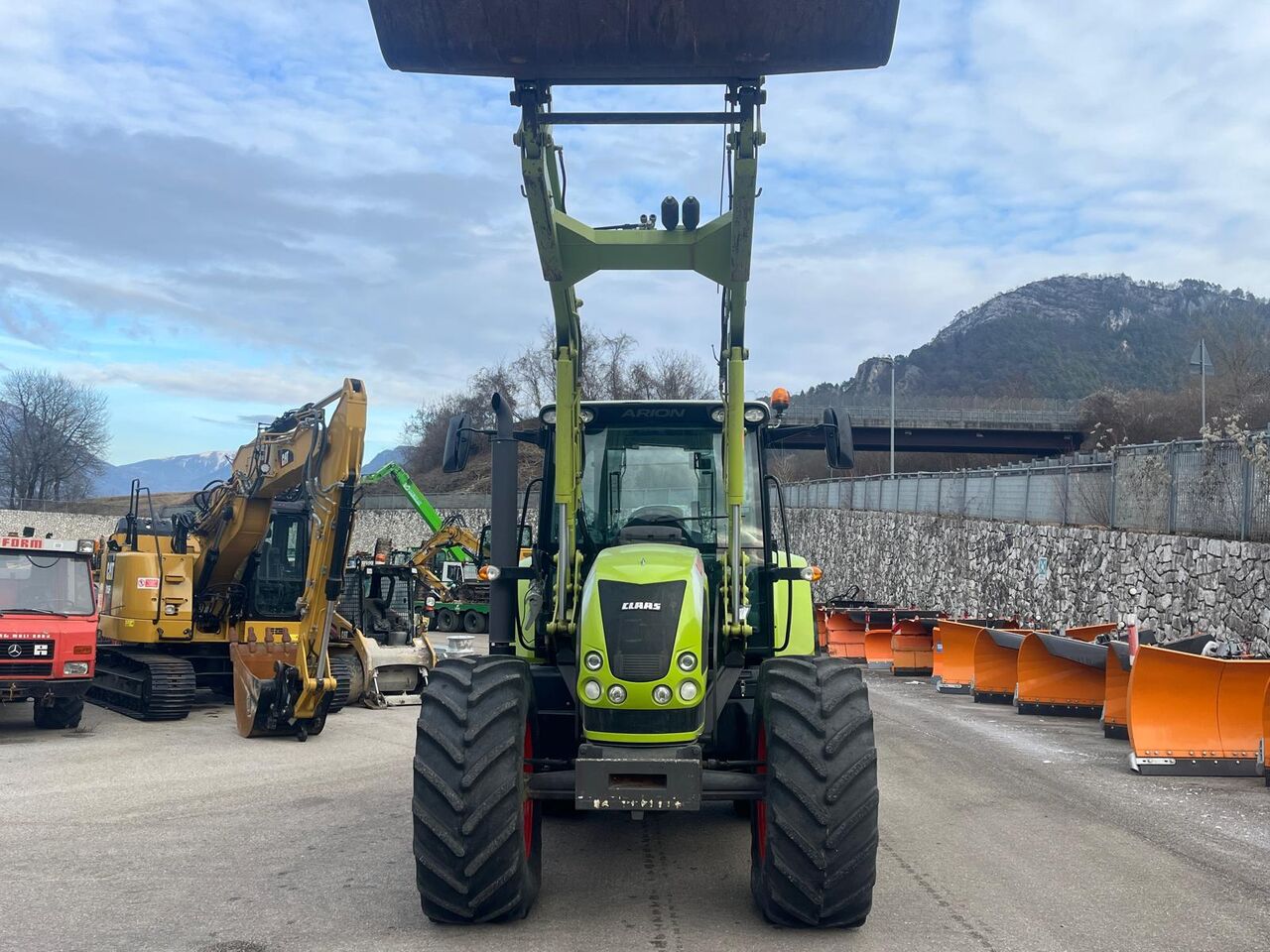 CLAAS ARION 630 - Traktor: gambar 4 CLAAS ARION 630 - Traktor: gambar 4
