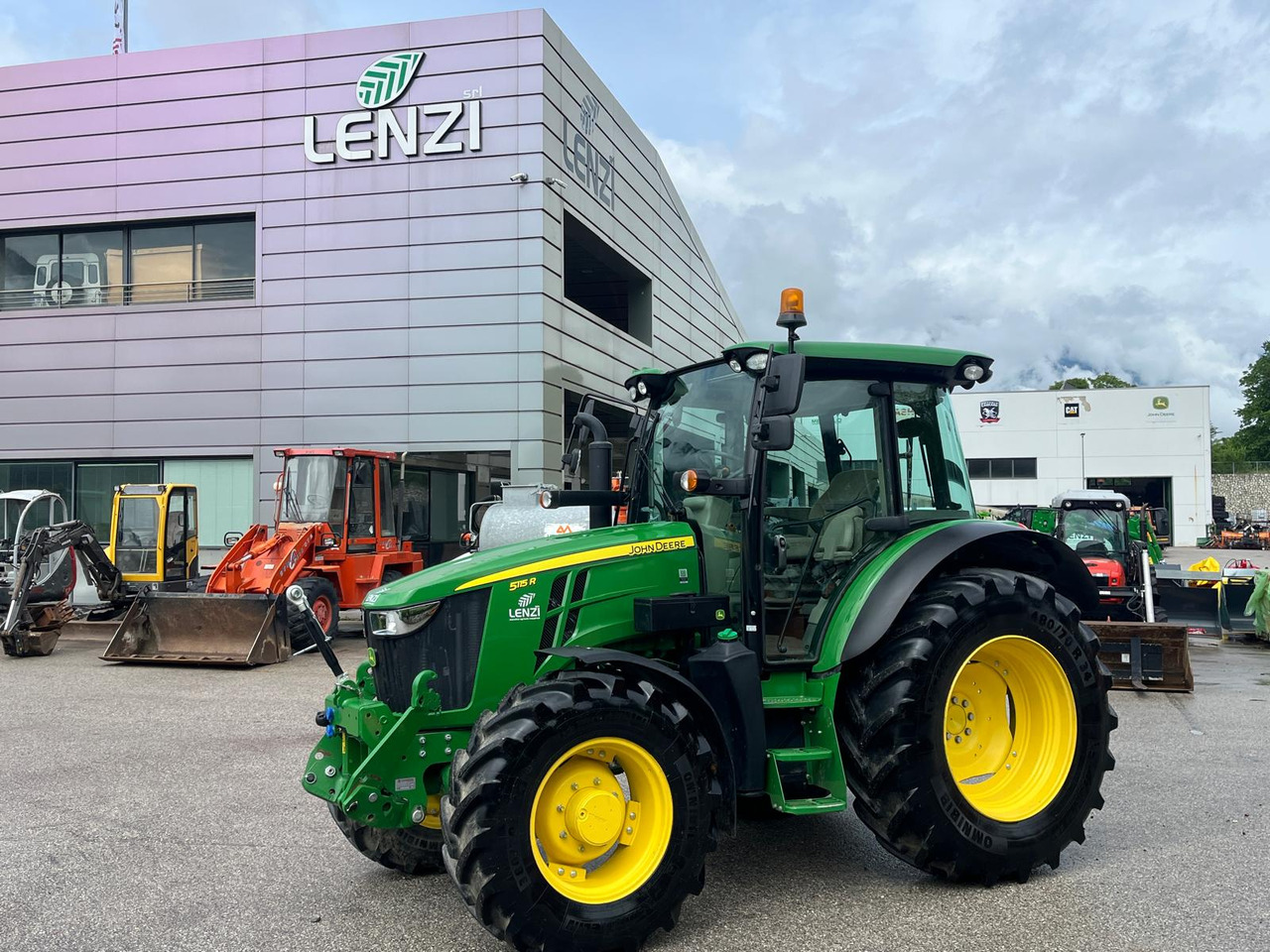 JOHN DEERE 5115R - Traktor: gambar 1 JOHN DEERE 5115R - Traktor: gambar 1