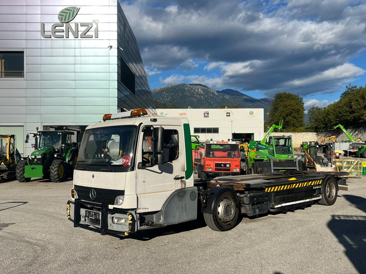 MERCEDES-BENZ KAMAG - Pengangkut kontainer/ Container truck: gambar 3 MERCEDES-BENZ KAMAG - Pengangkut kontainer/ Container truck: gambar 3