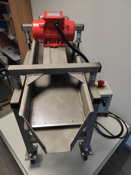 New PP25 VIBRATING SCREENER - Mesin industri: gambar 3 New PP25 VIBRATING SCREENER - Mesin industri: gambar 3
