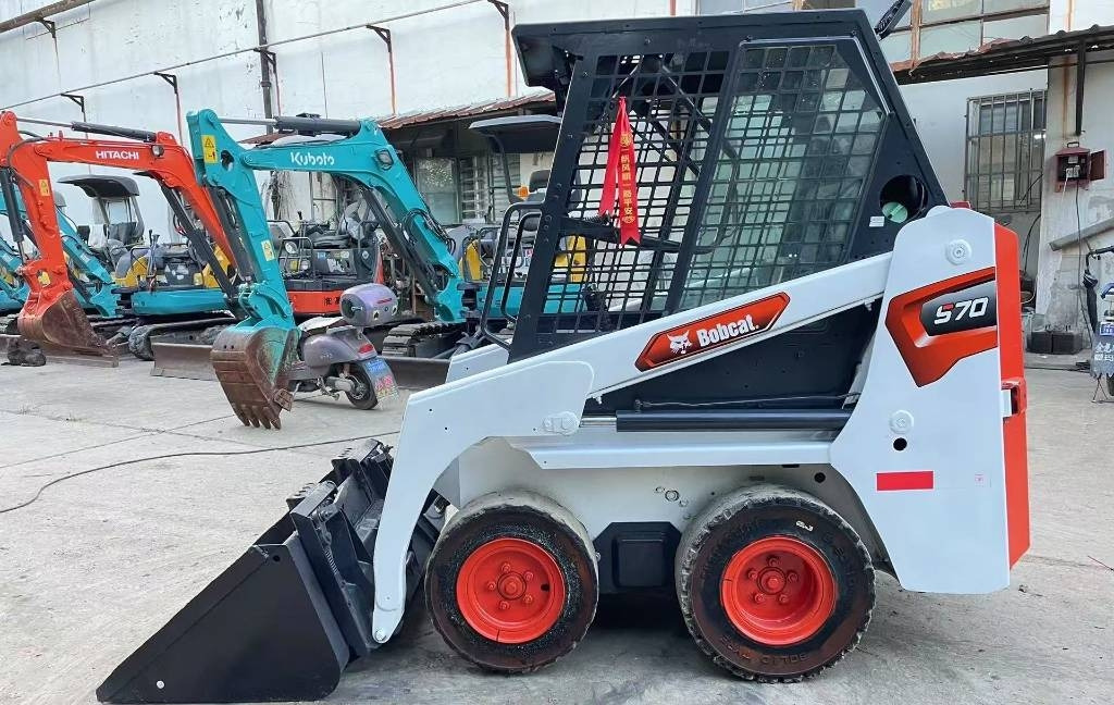 Bobcat S 70 - Skid steer: gambar 1 Bobcat S 70 - Skid steer: gambar 1